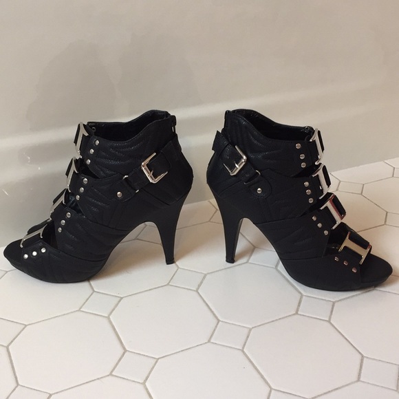 Pink Duchess Dolly-5 Heels - Picture 3 of 10